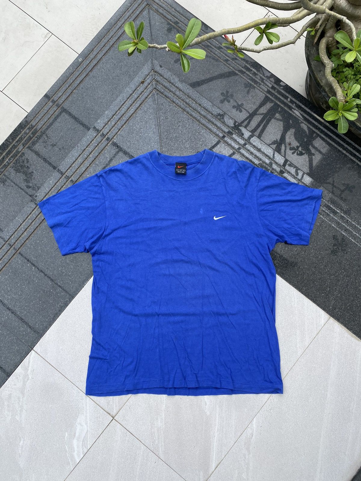 Nike × Vintage 90S NIKE Y2K RARE SWOOSH RETRO LOGO TEE TSHIRT Size US L / EU 52-54 / 3 - 1 Thumbnail