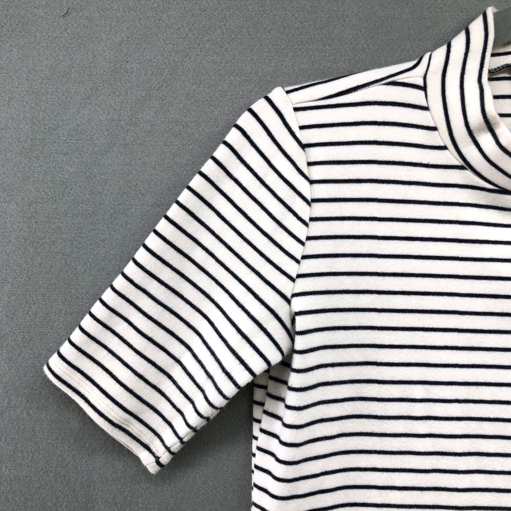 Abercrombie & Fitch VINTAGE Abercrombie & Fitch Mock Neck T Shirt Womens M Black White Striped Short Sleeve Size M / US 6-8 / IT 42-44 - 5 Thumbnail