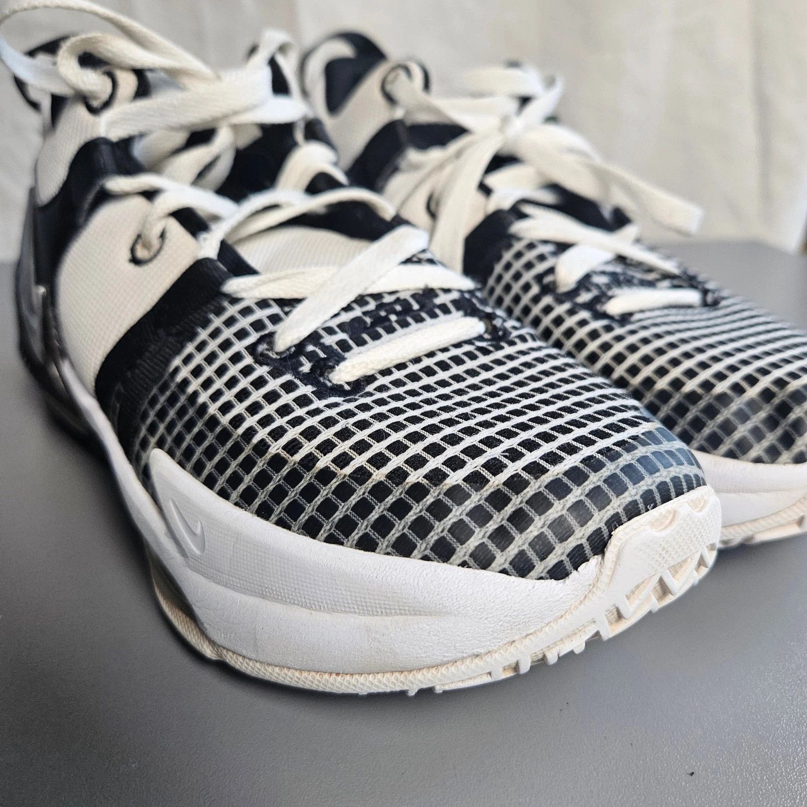 Nike Nike LeBron Witness 7 GS 'White Black' DQ8650-100 5.5Y Size US 5.5 / EU 38 - 10 Thumbnail