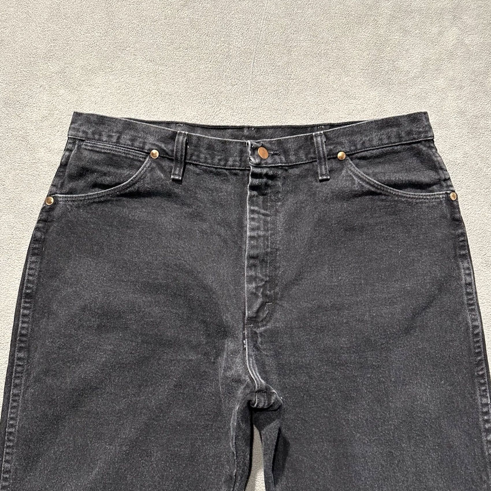 Wrangler VINTAGE Wrangler Jeans Mens 38x30 Black Denim 936WBK Slim Fit Cowboy Cut EUC Size US 30 / EU 46 - 4 Thumbnail