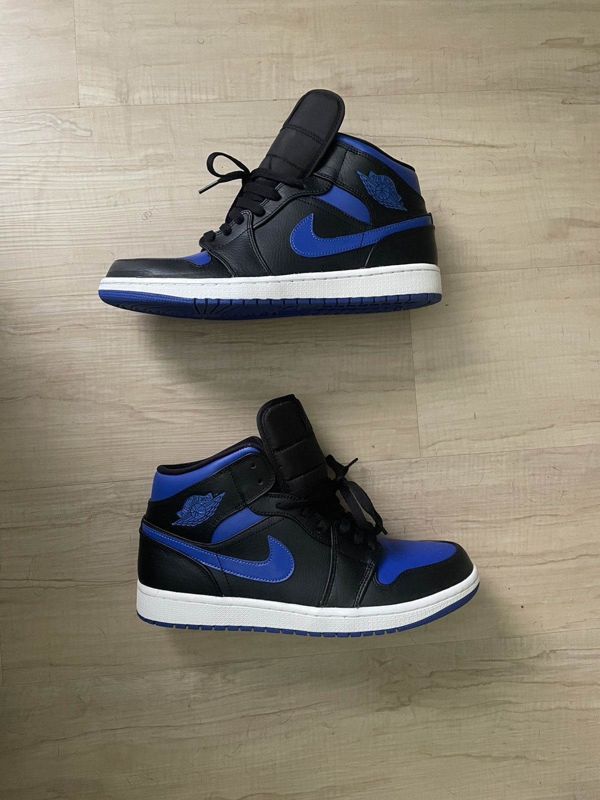 Jordan Brand Air Jordan 1s (Midtops) Size 10.5 Deadatock Size US 10.5 / EU 43-44 - 3 Thumbnail