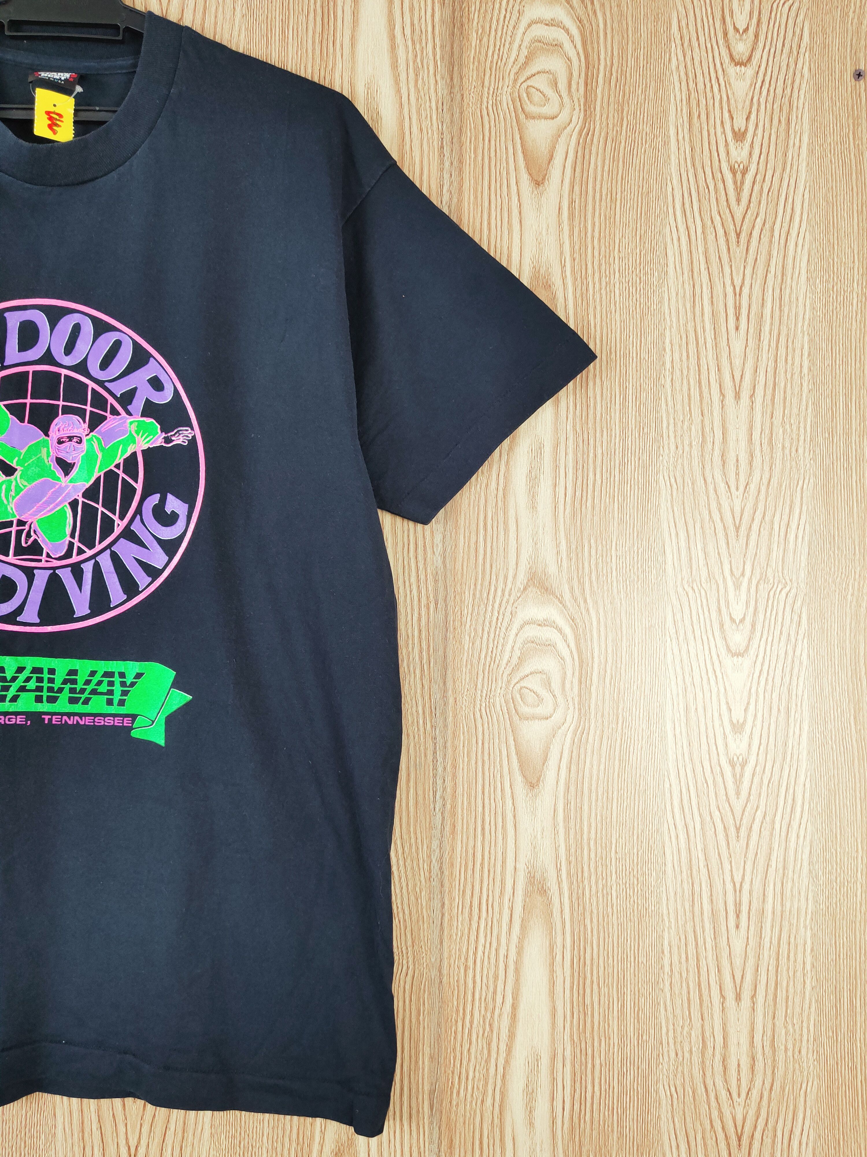 Vintage Screen Stars Indoor skydiving Navy tee #W185 Size US L / EU 52-54 / 3 - 6 Thumbnail