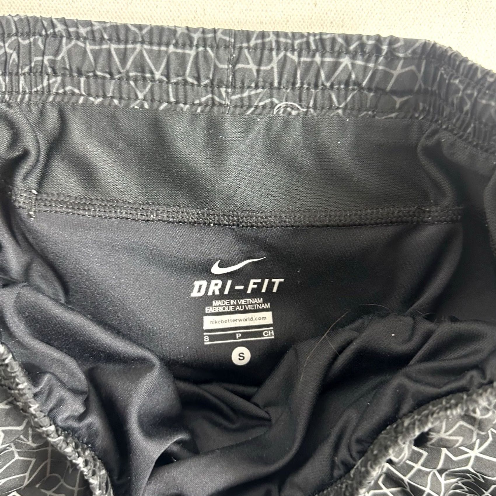 Nike Nike Womens Starglass Print Athletic Shorts Black Size Small Size 28" / US 6 / IT 42 - 6 Thumbnail