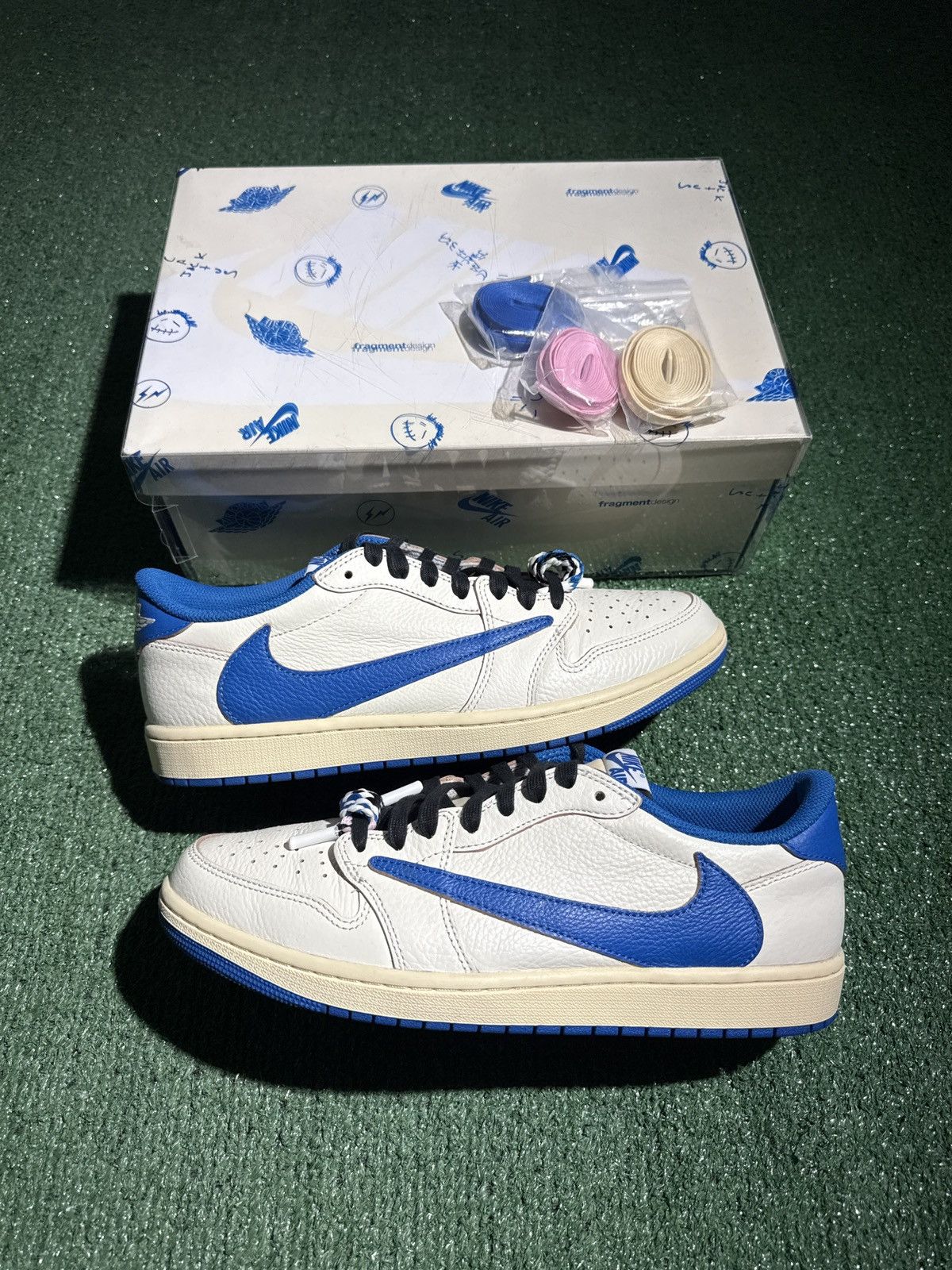 Fragment Design × Jordan Brand × Travis Scott Jordan 1 Low OG SP Fragment Travis Scott Sail Military Blue Size US 11.5 / EU 44-45 - 1 Thumbnail