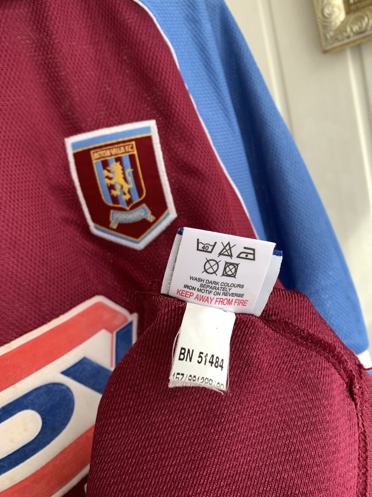 Reebok Reebok ASTON VILLA 1998 Vintage Home Shirt Size 42-44 L-XL Size US L / EU 52-54 / 3 - 9 Thumbnail