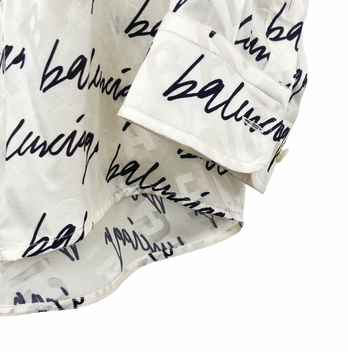 Balenciaga Balenciaga Sun Protection Long Sleeve Shirt K26WX Size US XS / EU 42 / 0 - 6 Thumbnail