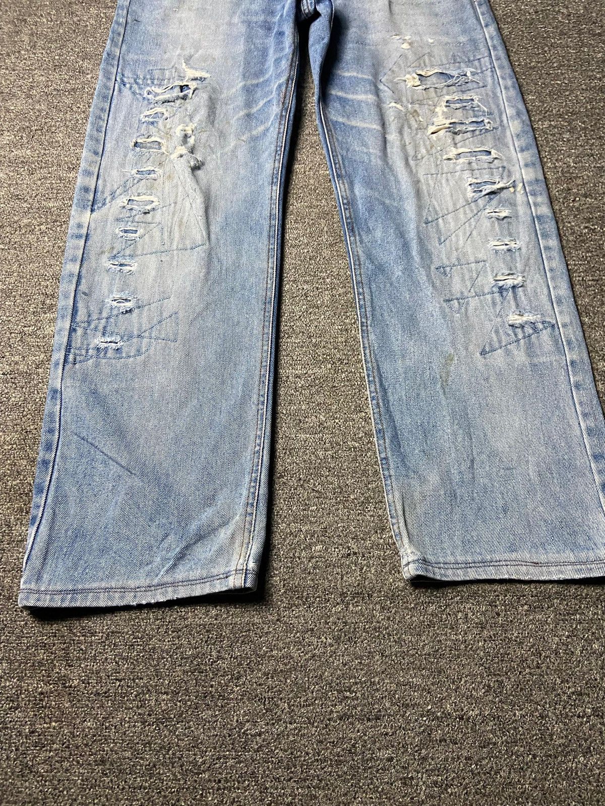 In The Attic In The Attic Distressed Denim Ripped Jeans (162) Size US 33 - 6 Thumbnail