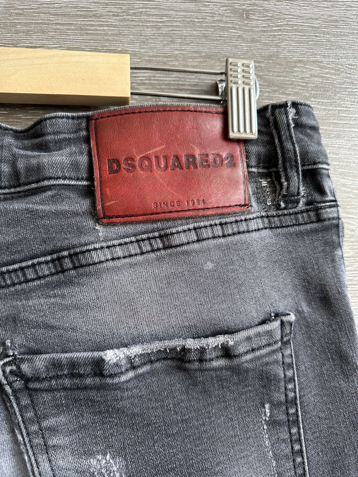 Dsquared2 DSQUARED2 Grey Distressed Denim Pants Men’s size 54 Size US 32 / EU 48 - 11 Thumbnail