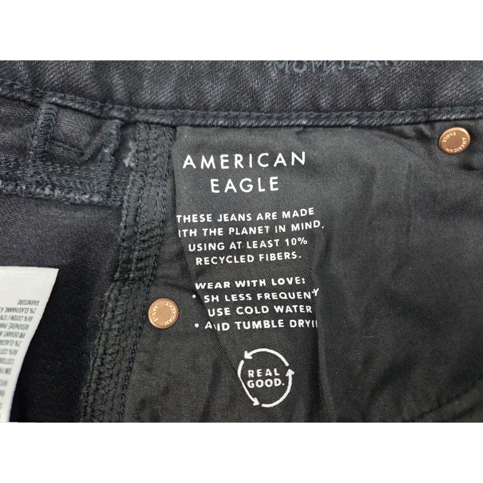 American Eagle Outfitters VINTAGE NWT American Eagle Strigid Super High Rise Destroyed Blk Mom Jean Size 2 #8084 Size 26" / US 2 / IT 38 - 7 Thumbnail