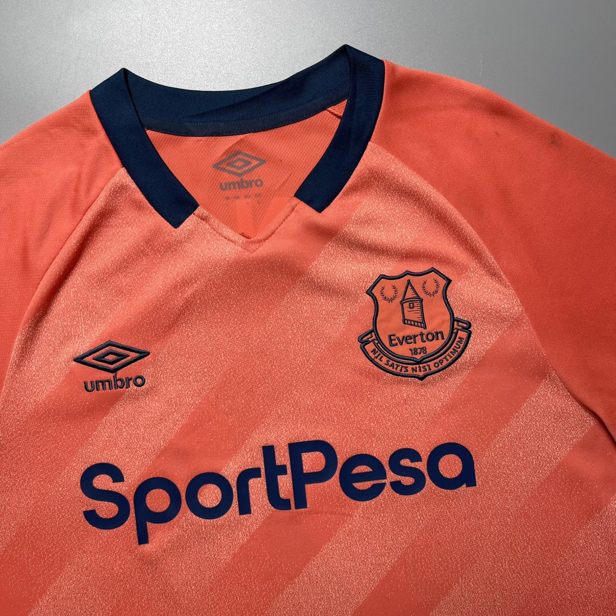 Umbro EVERTON UMBRO 2019/2020 FOOTBALL AWAY JERSEY #20 BERNARD Size US L / EU 52-54 / 3 - 4 Thumbnail