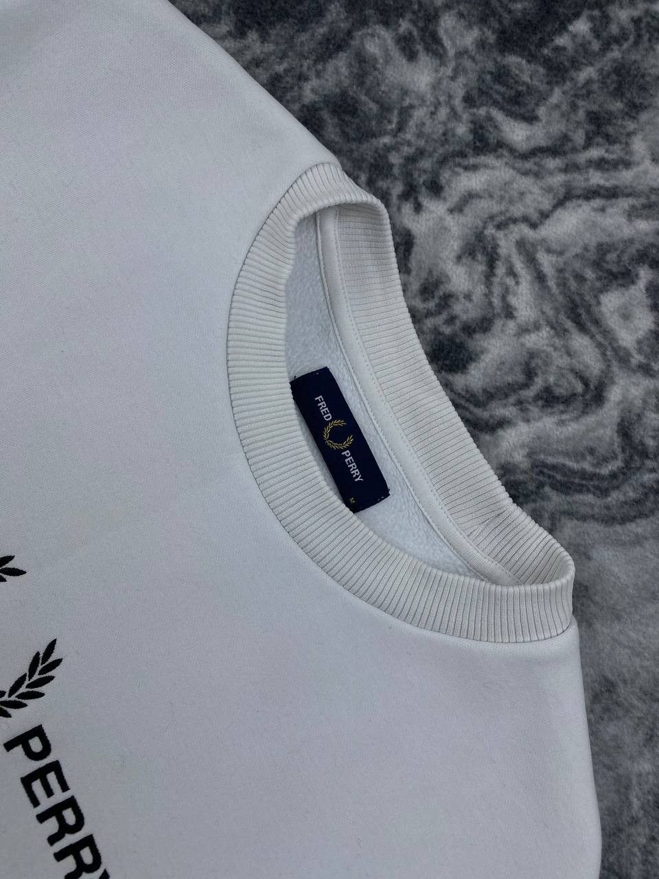 Fred Perry Fred Perry Big Logo Sweatshirt Men Size M White Size US M / EU 48-50 / 2 - 3 Thumbnail