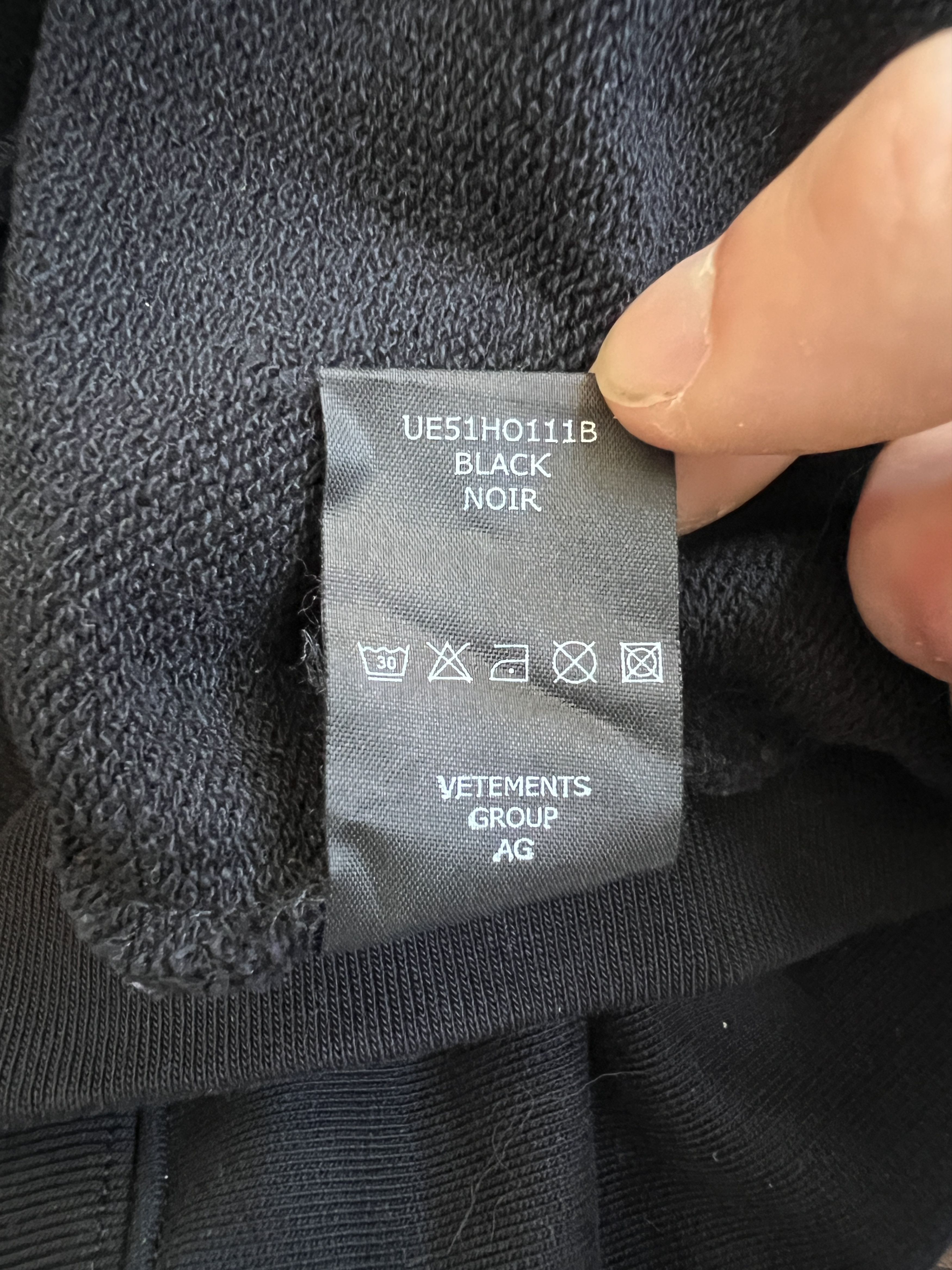 Vetements VETEMENTS "SECURITY" HOODIE Size US S / EU 44-46 / 1 - 11 Thumbnail