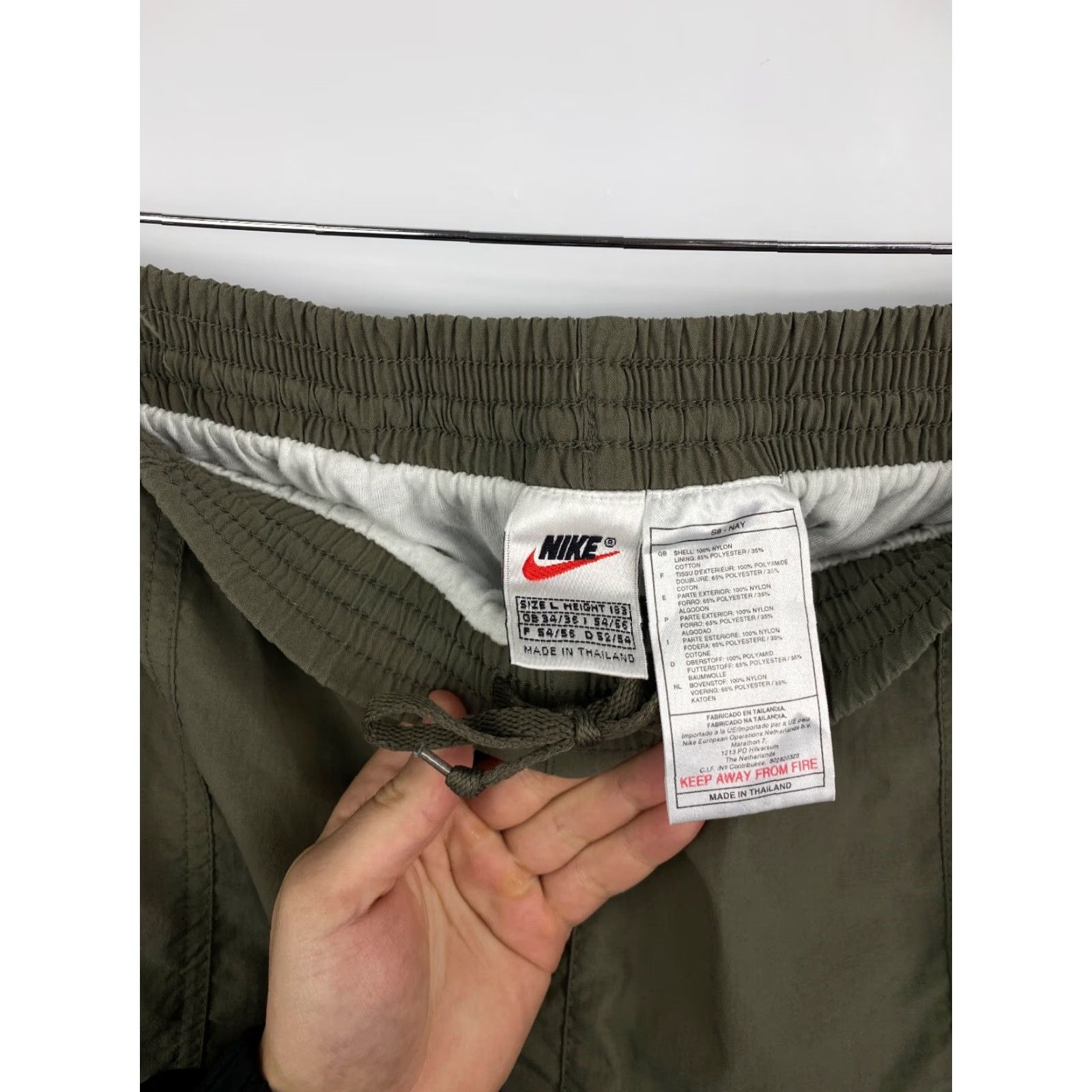 Nike VINTAGE Nike Nylon Shorts Men's L khaki 90s Retro Hype Y2K Athletic Size US 33 - 5 Thumbnail