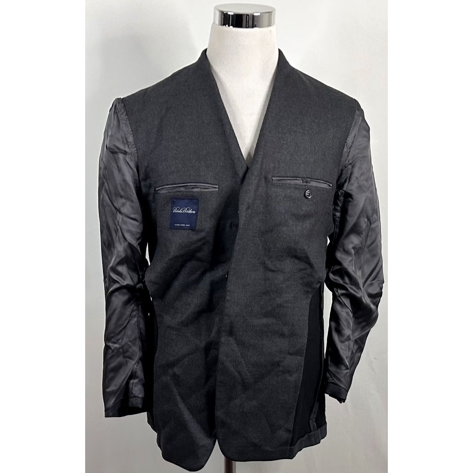Brooks Brothers Brooks Brothers Sport Coat 40R Gray Wool 3-Button Notch Lapel Single-Breasted Flatless Ventless 2 Piece Adult Regular Mens Size US XS / EU 42 / 0 - 7 Thumbnail