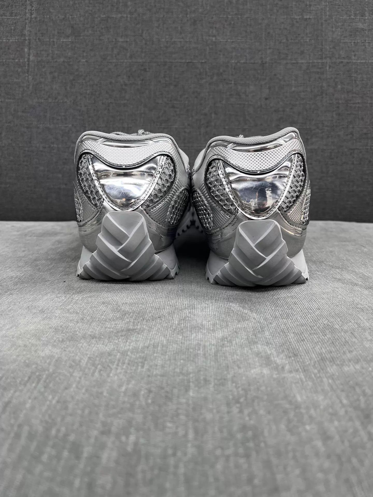 Bottega Veneta Bottega Veneta BV Orbit Space Silver Low Top Sneaker 39 99% Size US 6 / EU 39 - 5 Thumbnail