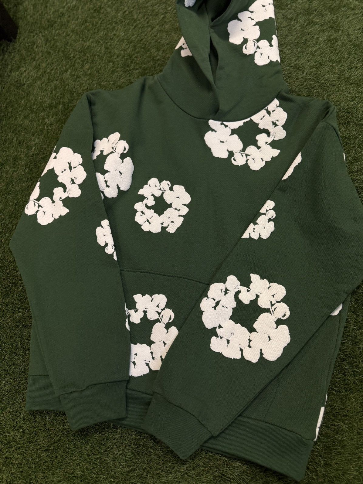 DENIM TEARS Denim Tears OG Cotton Wreath Hoodie Size Large (NEW) Size US L / EU 52-54 / 3 - 2 Thumbnail