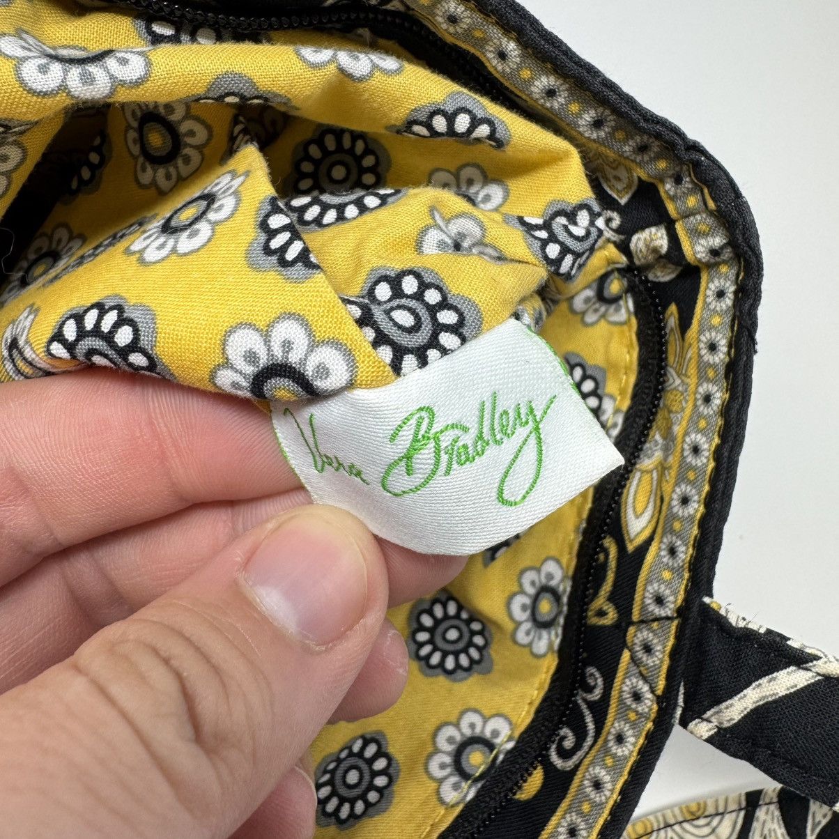 Vera Bradley VERA BRADLEY Yellow Bird Morgan Bucket Purse Zip Retired Size ONE SIZE - 18 Thumbnail