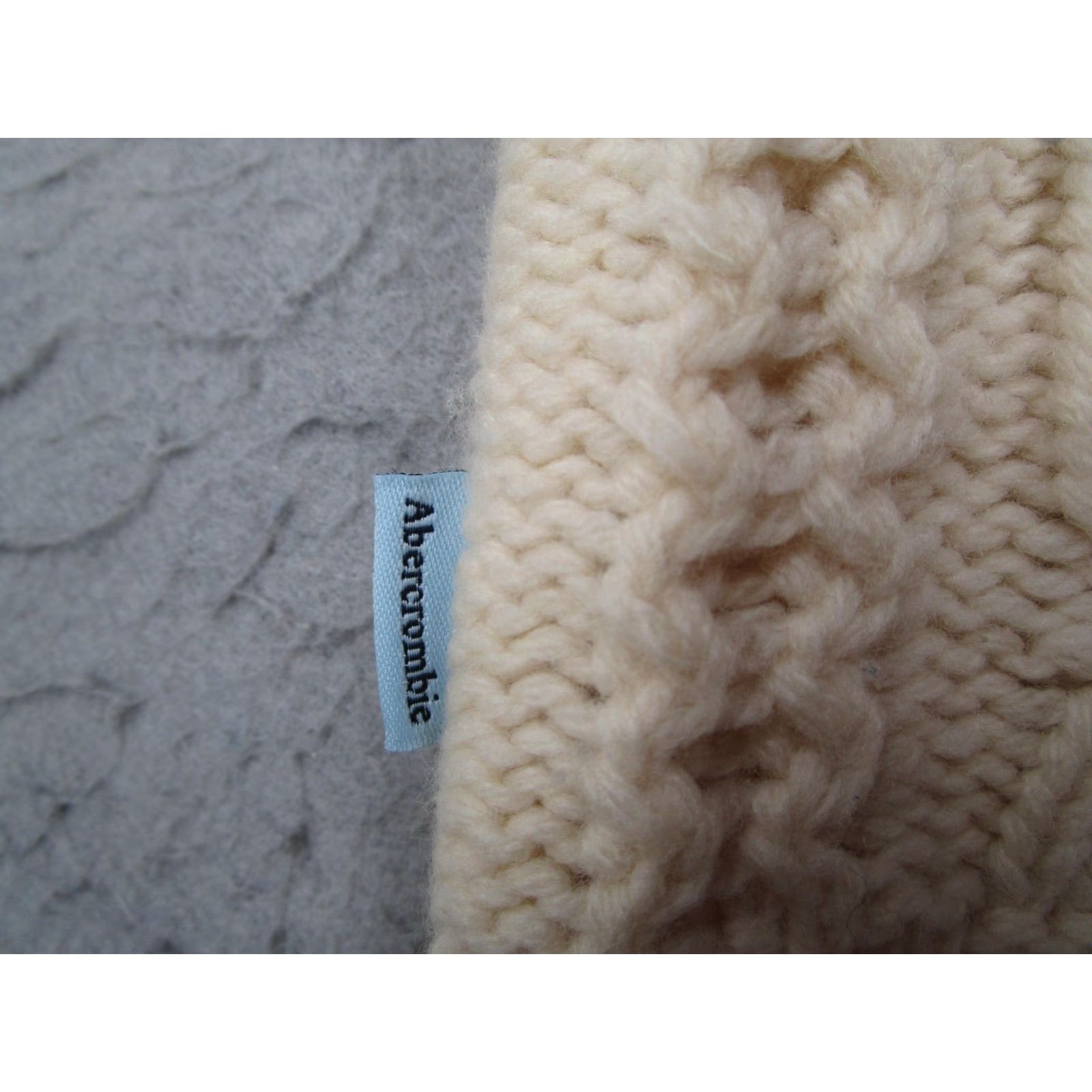 Abercrombie & Fitch VINTAGE Abercrombie & Fitch Sweater Women S White Lambswool Cable Knit Full Zip Size S / US 4 / IT 40 - 5 Thumbnail