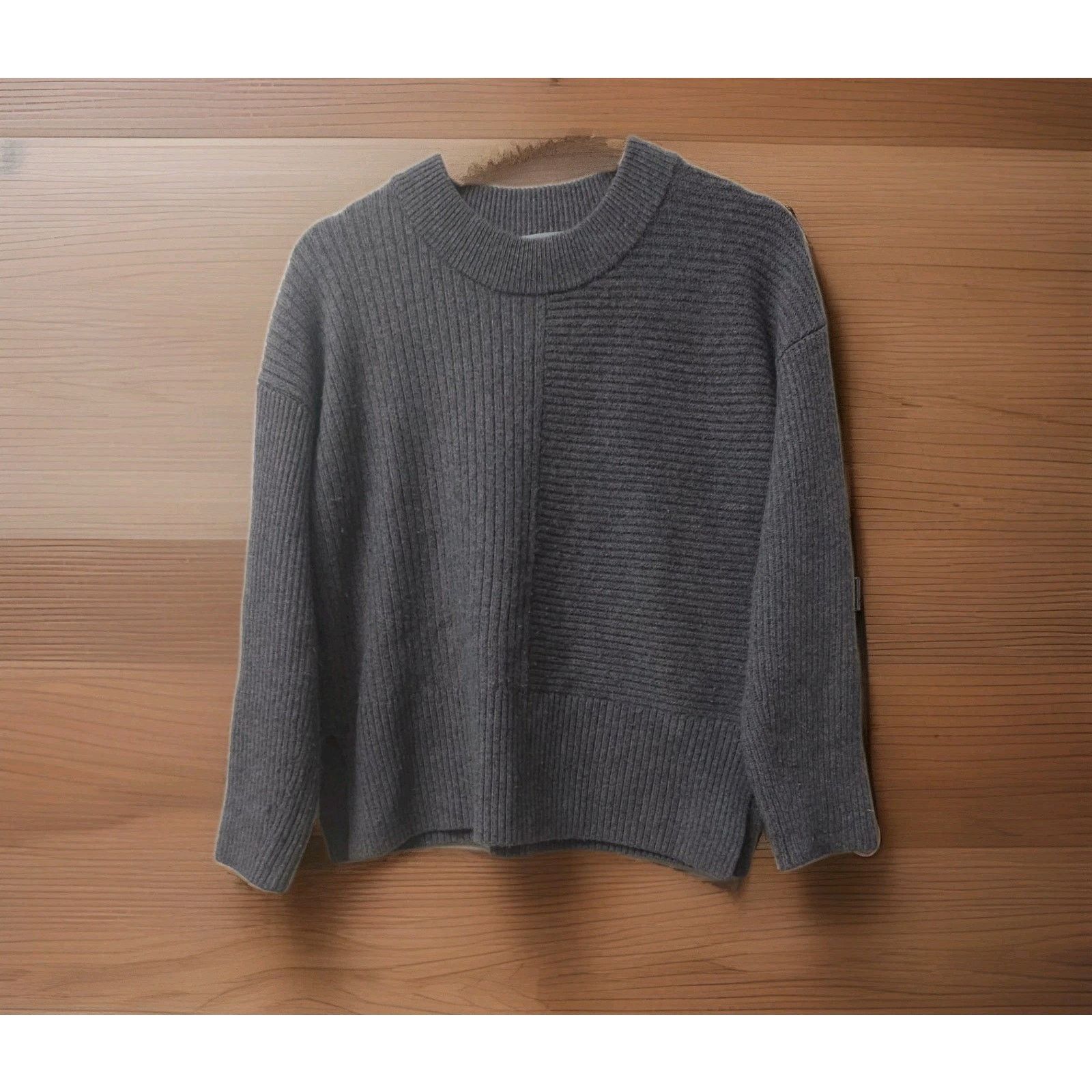 Everlane Everlane Premium The Cashmere Sweater in Gray Size Small Size S / US 4 / IT 40 - 1 Thumbnail