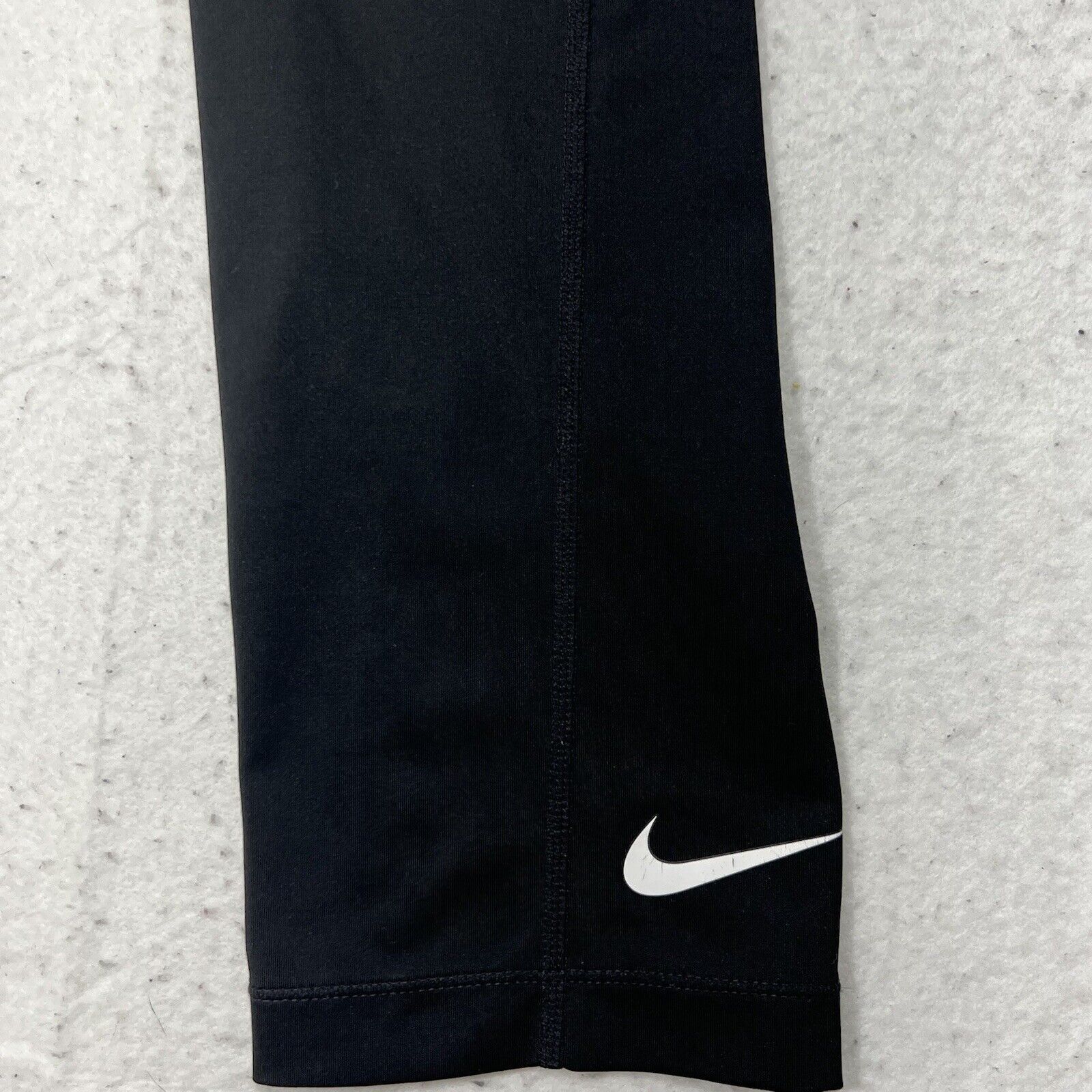 Nike Nike Pro Dri Fit Capri Black & White Leggings Logo Pants Size 25" / US 0 / IT 36 - 4 Thumbnail