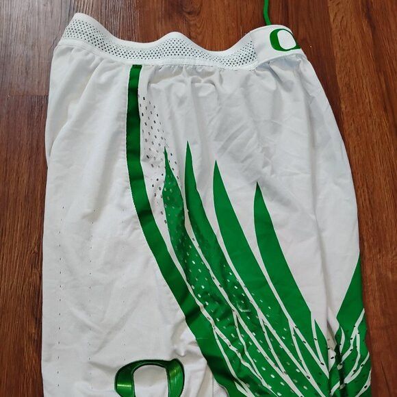 Nike Oregon Ducks Athletic Shorts Wings Team Issued 2016-17