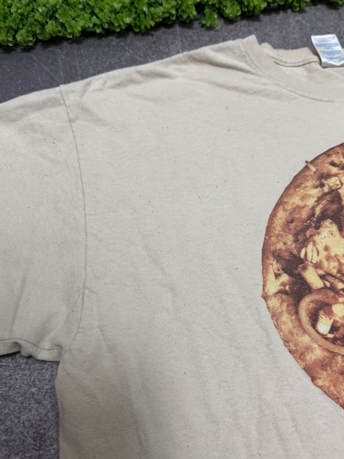 Band Tees Wild Hearts tv tan vintage t Shirt Rock Band y2k Pizza Size US XL / EU 56 / 4 - 9 Thumbnail
