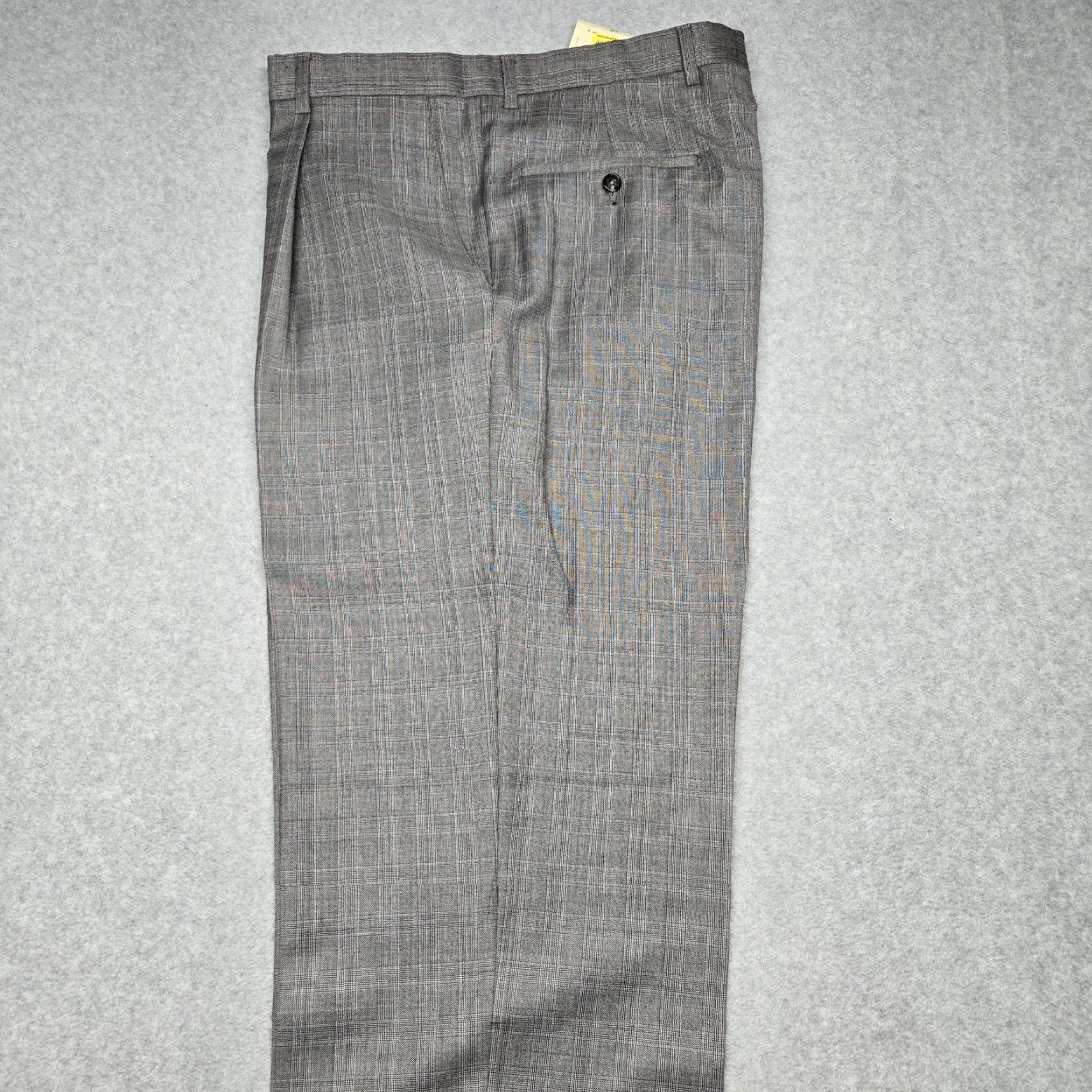 Cremieux Daniel Cremieux Pants Mens 36 Gray Plaid Pleated Dress Trousers Made USA Size US 36 / EU 52 - 6 Thumbnail