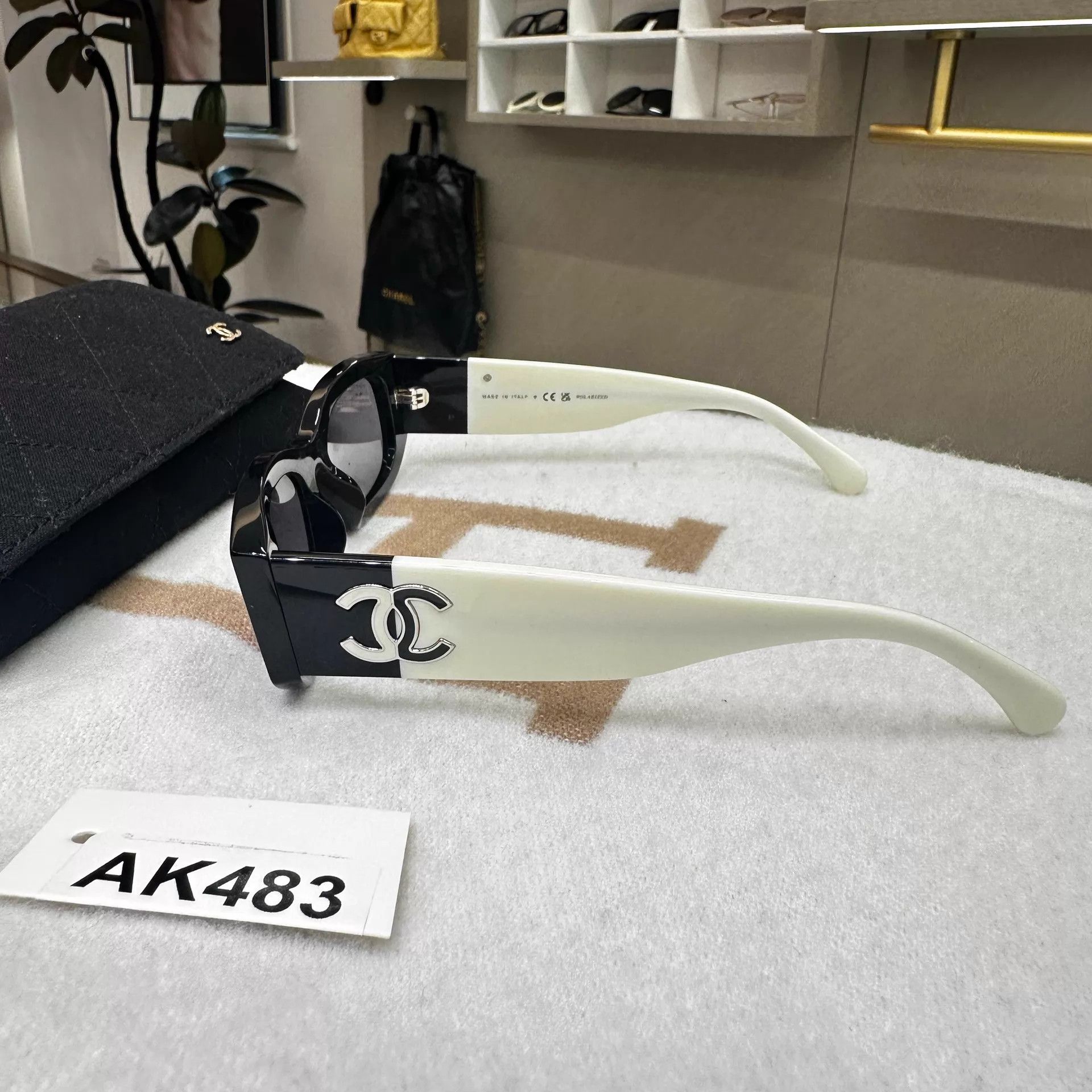 Chanel Chanel Panda Sunglasses Yibo New w/ Case Dust Bag AK483 Size ONE SIZE - 3 Thumbnail