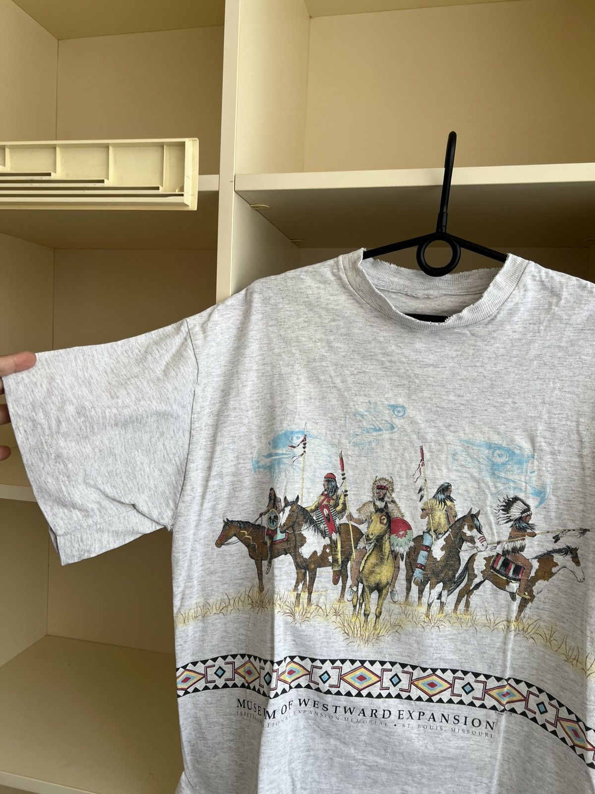 Vintage Vintage 90s St. Louis Native American T-Shirt Museum Size XL Size US XL / EU 56 / 4 - 15 Thumbnail