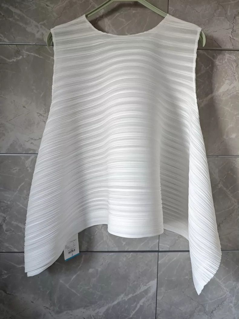 Issey Miyake Issey Miyake size:3 White striped vest Size XS / US 0-2 / IT 36-38 - 2 Thumbnail