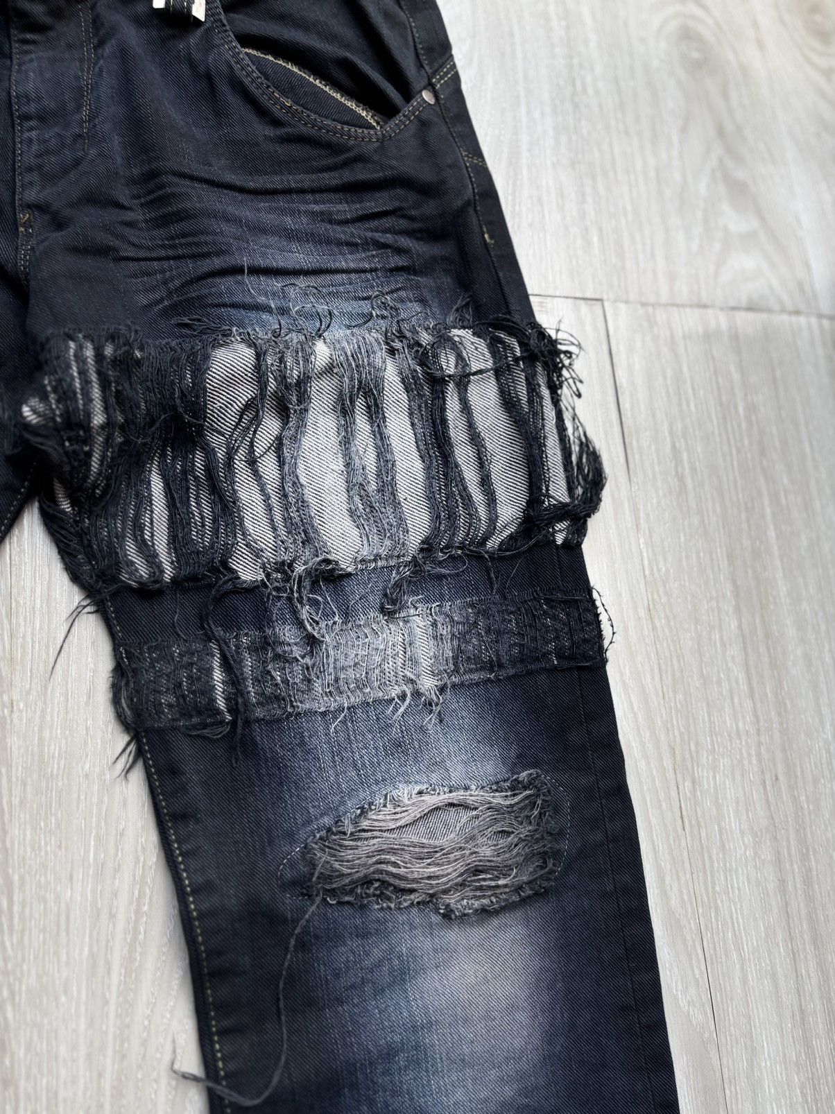 Japanese Brand LUV MAISON distressed jeans Size US 31 - 3 Thumbnail