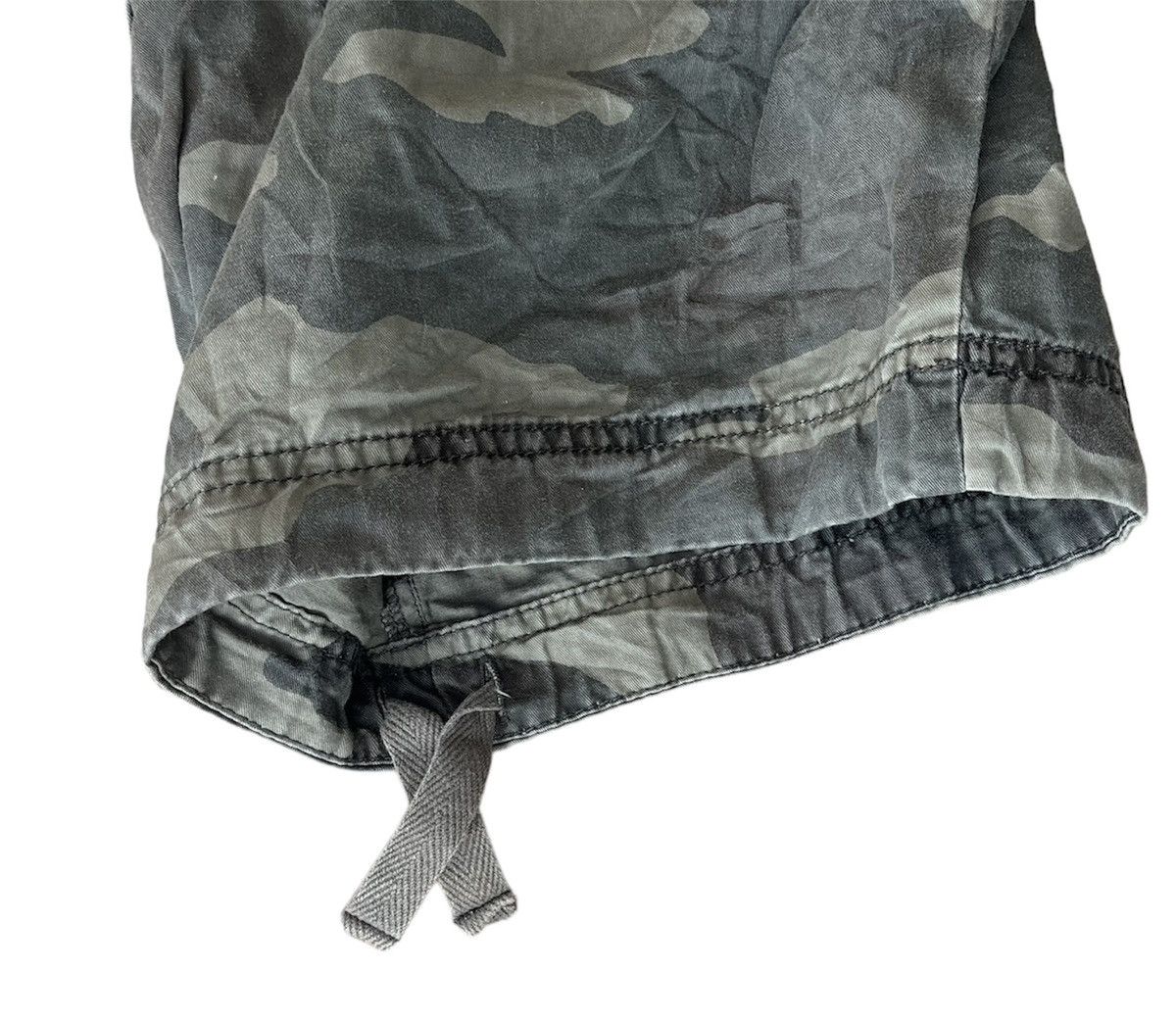 Japanese Brand × Uniqlo Uniqlo Camouflage Short Pants Size US 32 / EU 48 - 6 Thumbnail