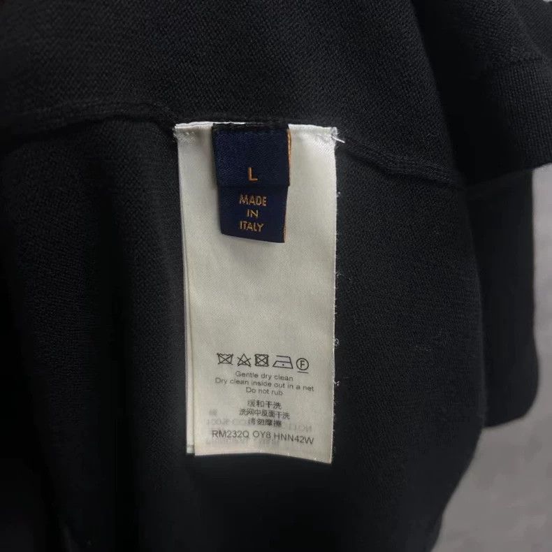 Louis Vuitton Louis Vuitton Black and white pin embroidered logo short s Size US L / EU 52-54 / 3 - 5 Thumbnail