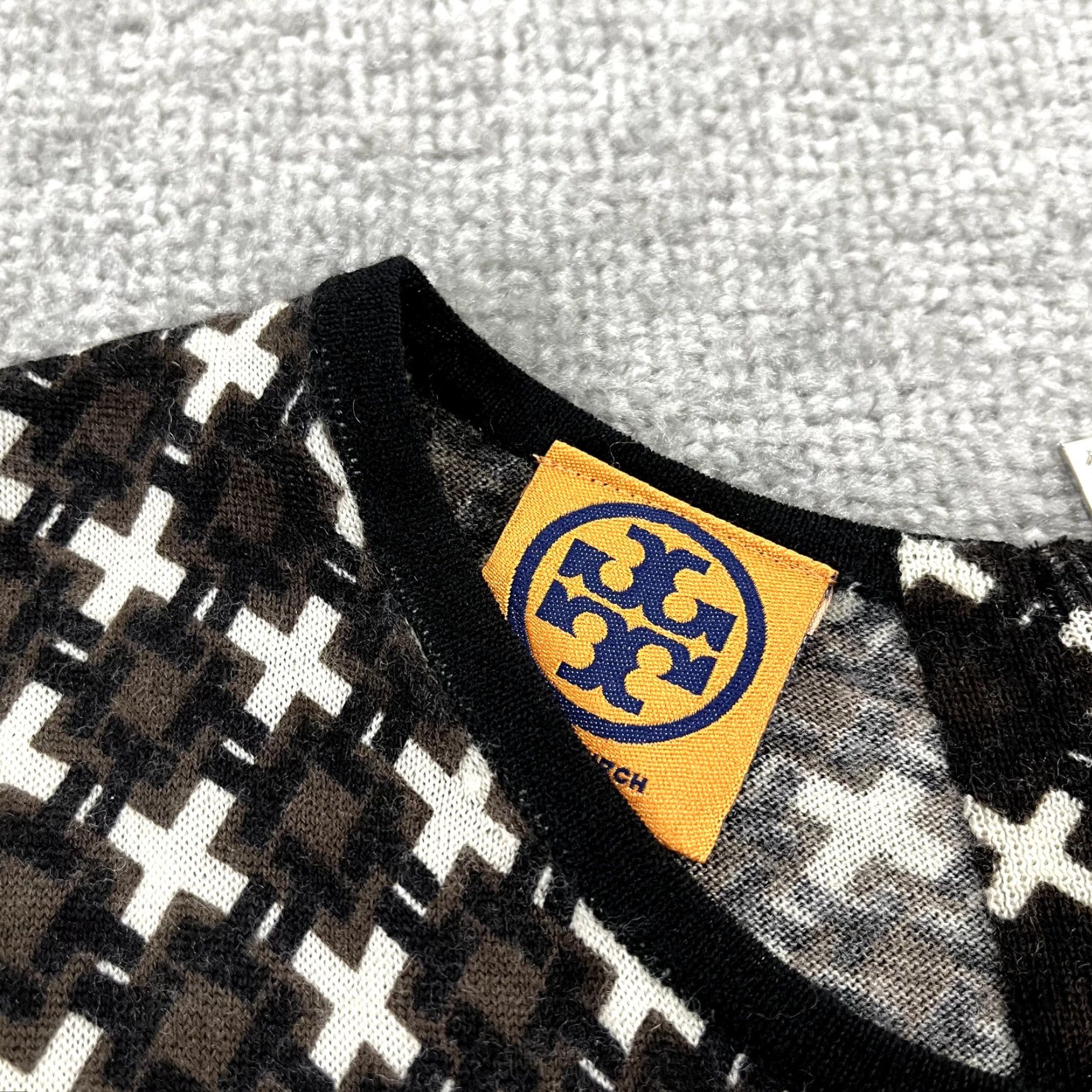 Tory Burch VINTAGE Tory Burch Womens Sleeveless Merino Wool Sweater Top Crew Neck Zip Brown Casual Basic 2010s Size M / US 6-8 / IT 42-44 - 4 Thumbnail