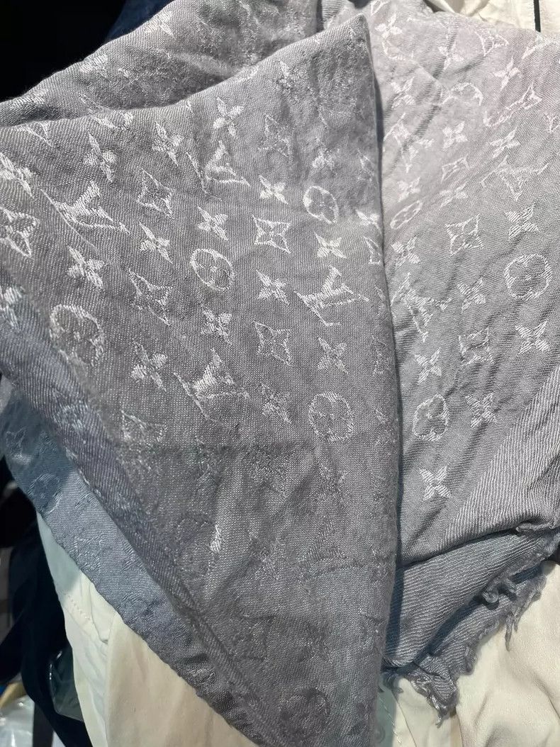 Louis Vuitton Louis Vuitton scarf Size ONE SIZE - 2 Thumbnail