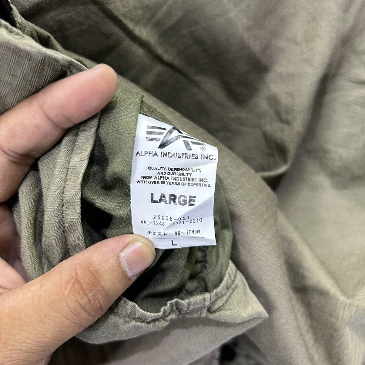 Alpha Industries Vintage Alpha Industries Inc Faded Green Button Down Shirts Size US S / EU 44-46 / 1 - 8 Thumbnail