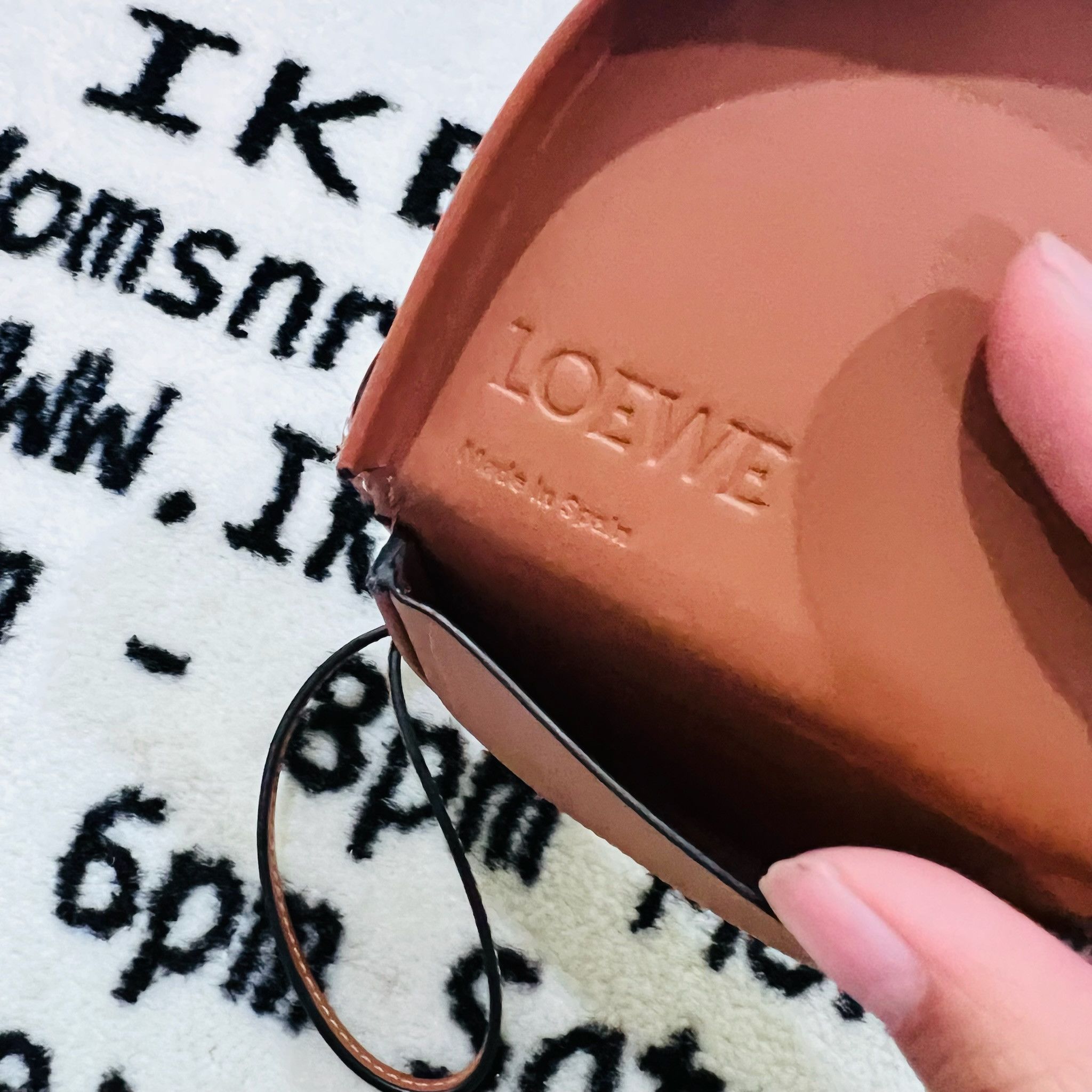 Loewe Loewe Crossbody Leather Mini Heel / Coin Pouch Size ONE SIZE - 6 Thumbnail