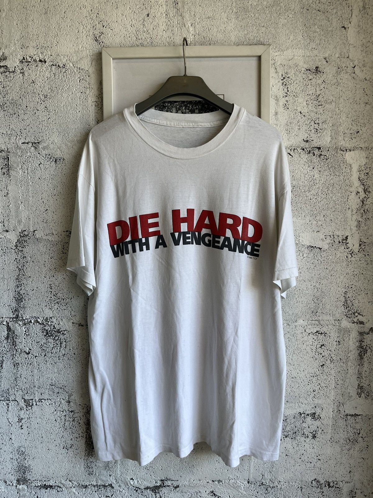 Other Vintage DIE HARD With A Vengeance 1995’s Movie Tshirt Size US XL / EU 56 / 4 - 2 Thumbnail