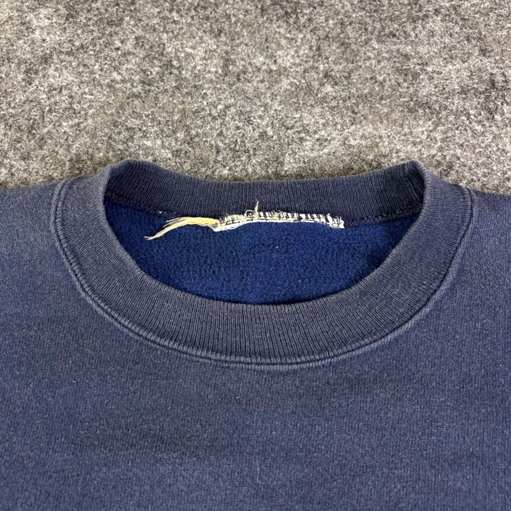 American Eagle Outfitters VINTAGE American Eagle Sweatshirt Mens XL Navy Blue Distressed Graphic Crewneck Size US XL / EU 56 / 4 - 3 Thumbnail