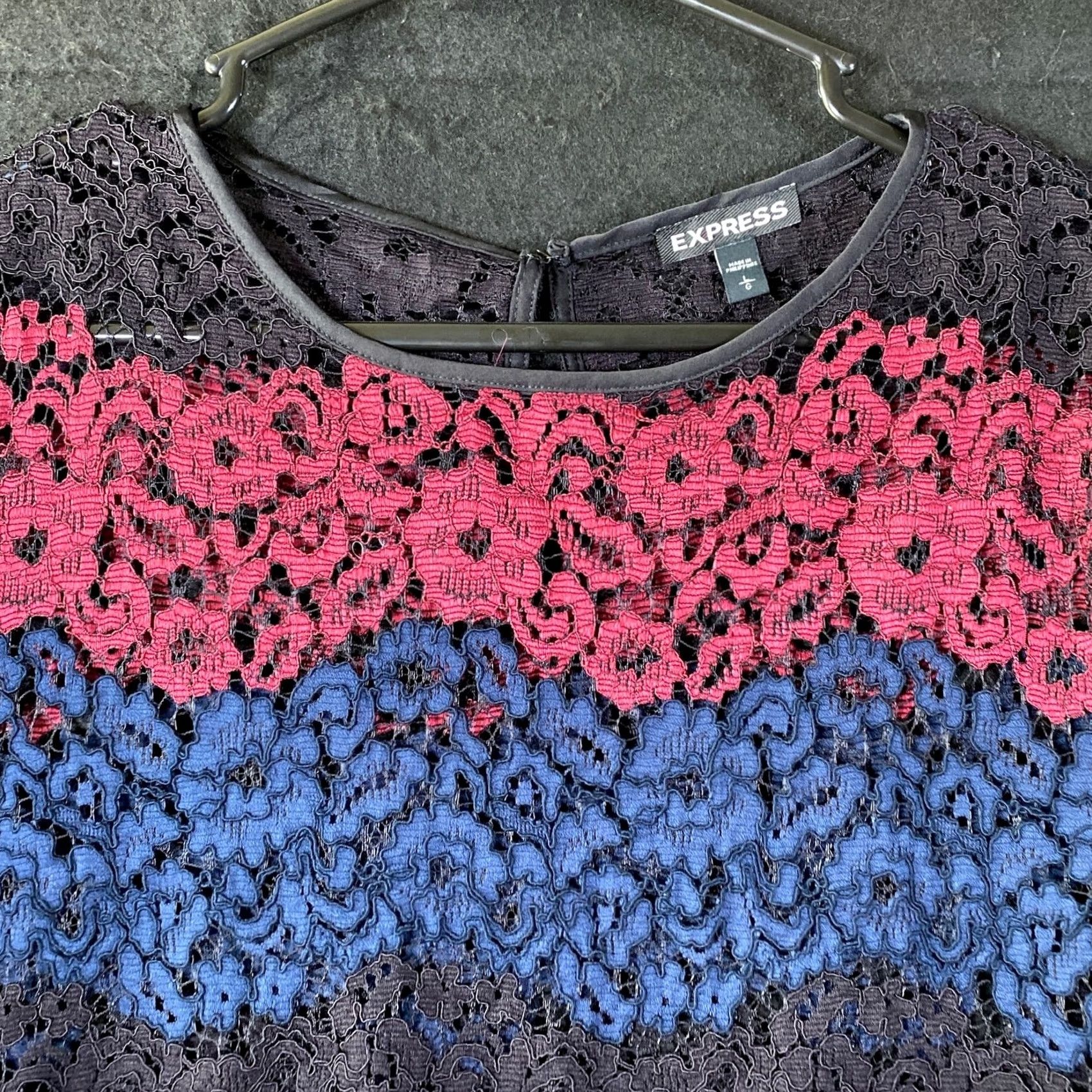 Express Express Blouse Red Black Blue Floral Crochet Short Sleeve Round Neck L Womens Size L / US 10 / IT 46 - 2 Thumbnail