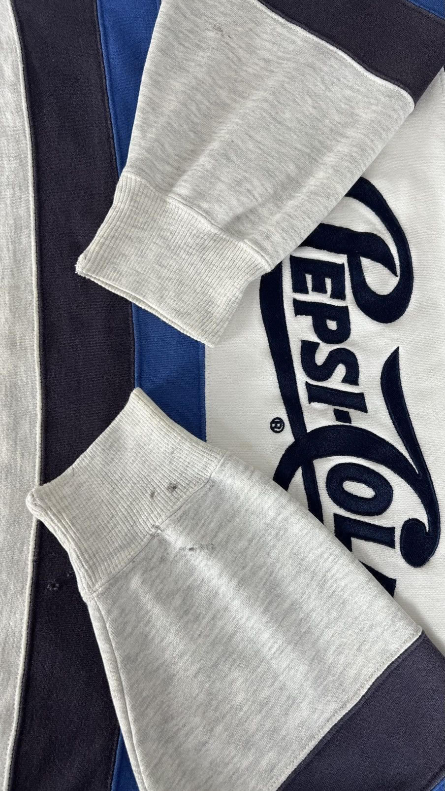 Pepsi Vintage Distressed Pepsi-Cola 90s Sweatshirt Size US L / EU 52-54 / 3 - 11 Thumbnail