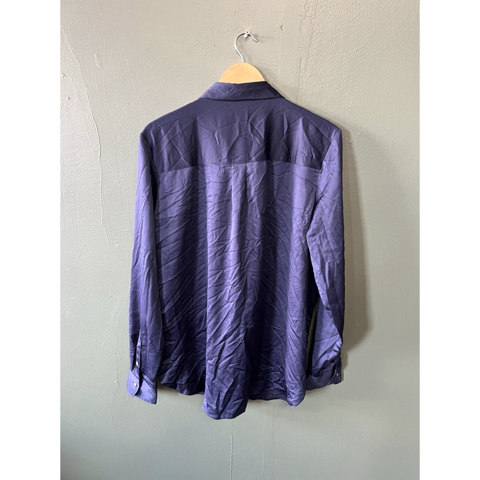 Gap Gap Mens Blue Long Sleeve Button Up Shirt L Tall NWT Size Large Button-Up Mens Shirt Blue Long Sleeve Tall NWT Gap Size US L / EU 52-54 / 3 - 2 Thumbnail