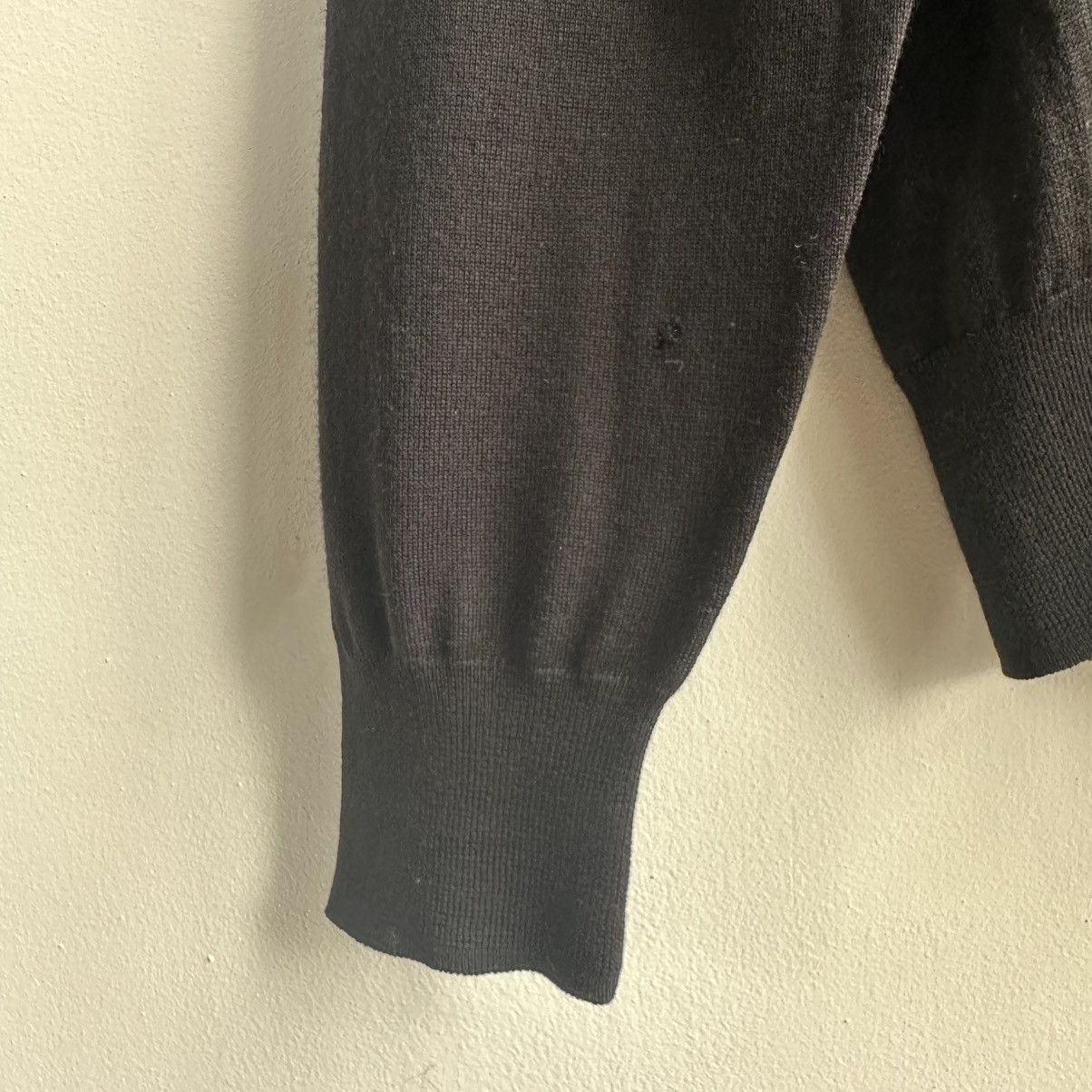 Burberry Burberry London black v neck merino wool sweater Size US XL / EU 56 / 4 - 12 Thumbnail