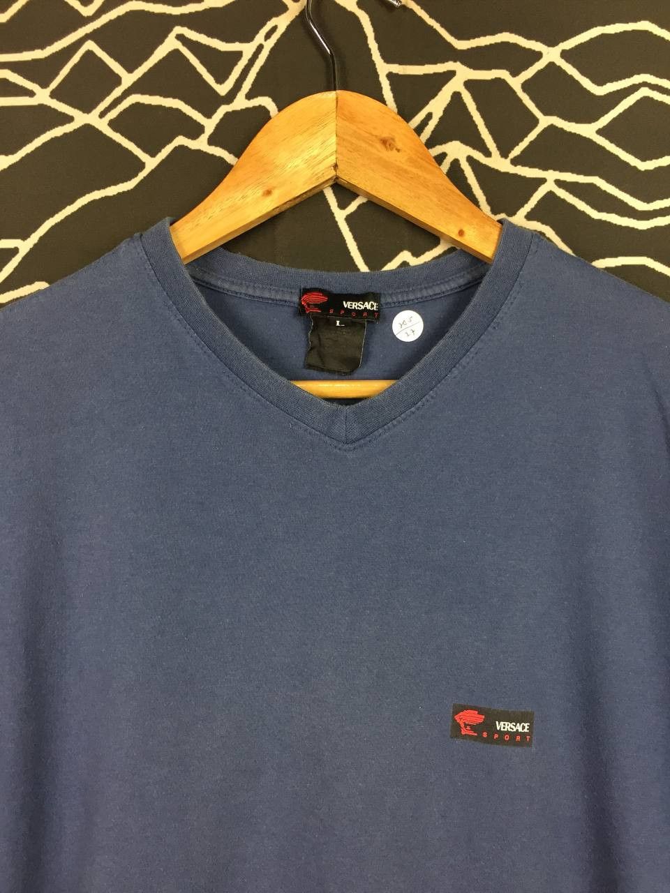 Versace Vtg Versace Sport Medusa Logo V-Neck Casual Tee Size US L / EU 52-54 / 3 - 3 Thumbnail