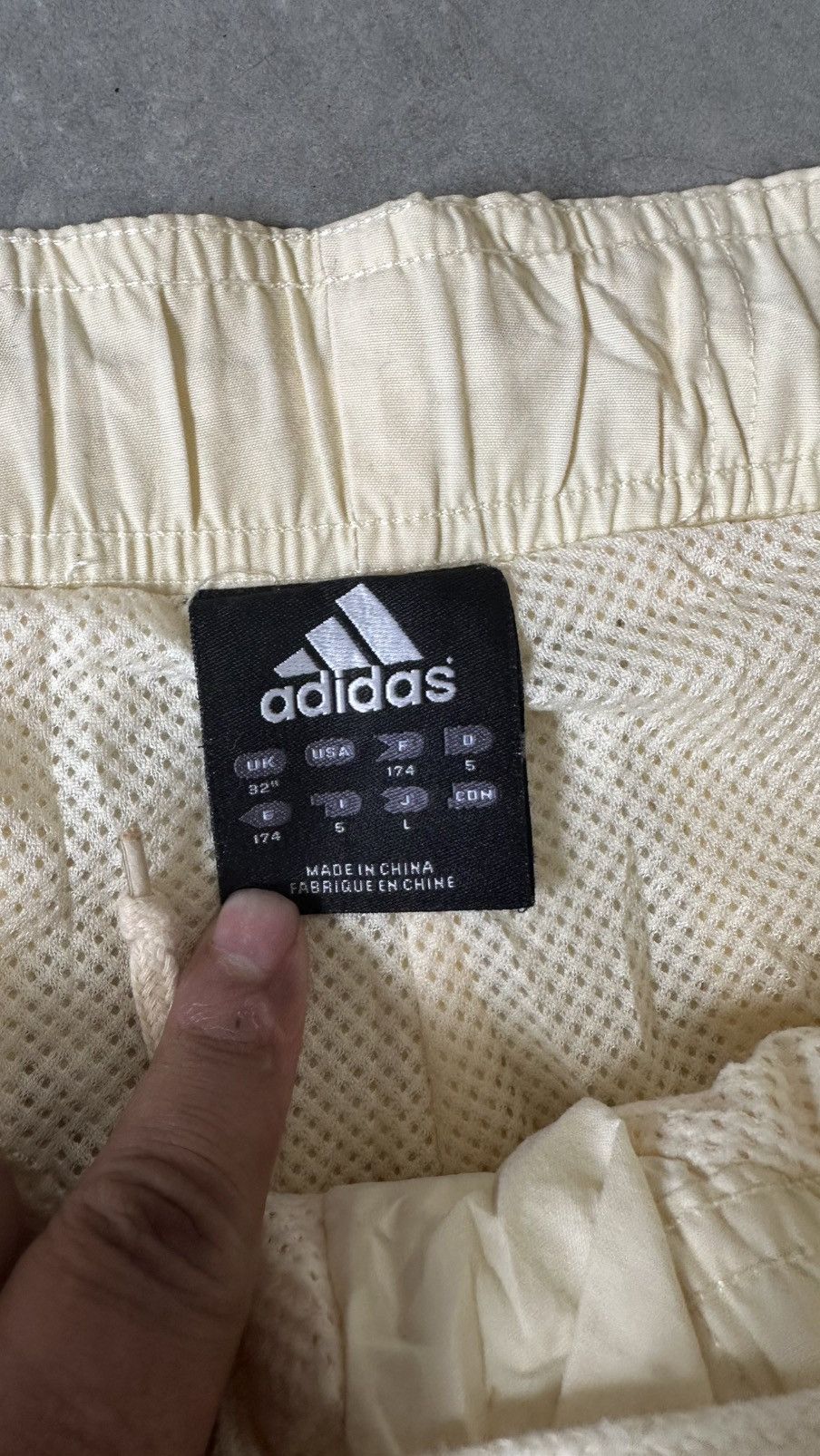 Adidas VINTAGE ADIDAS TRACK PANT Size US 38 / EU 54 - 8 Thumbnail