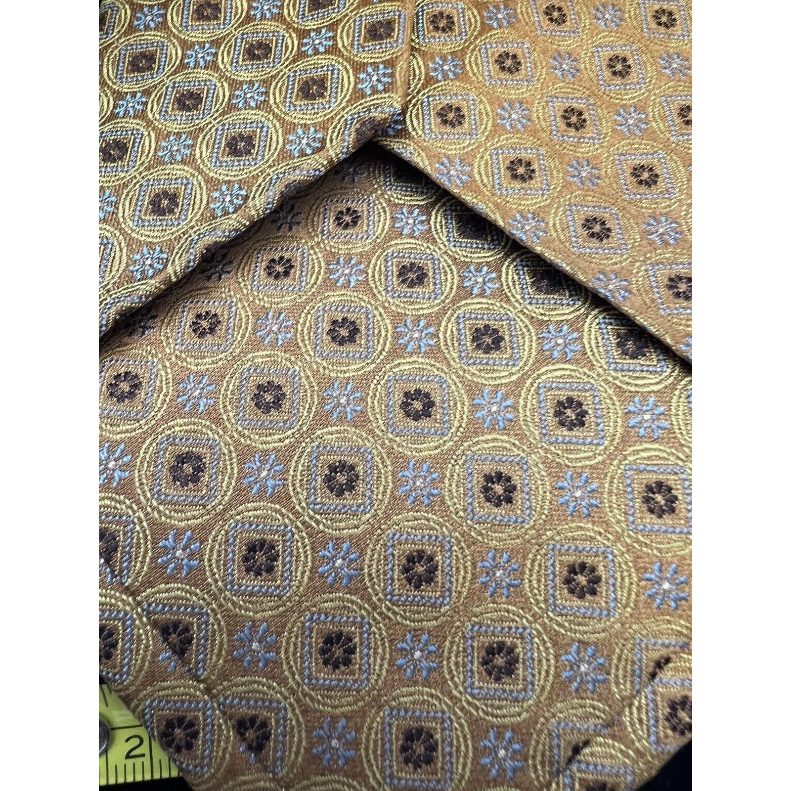 Jos. A. Bank NEW JOS A BANK SIGNATURE GOLD TIE 100% SILK HAND MADE BLUE Size ONE SIZE - 5 Thumbnail