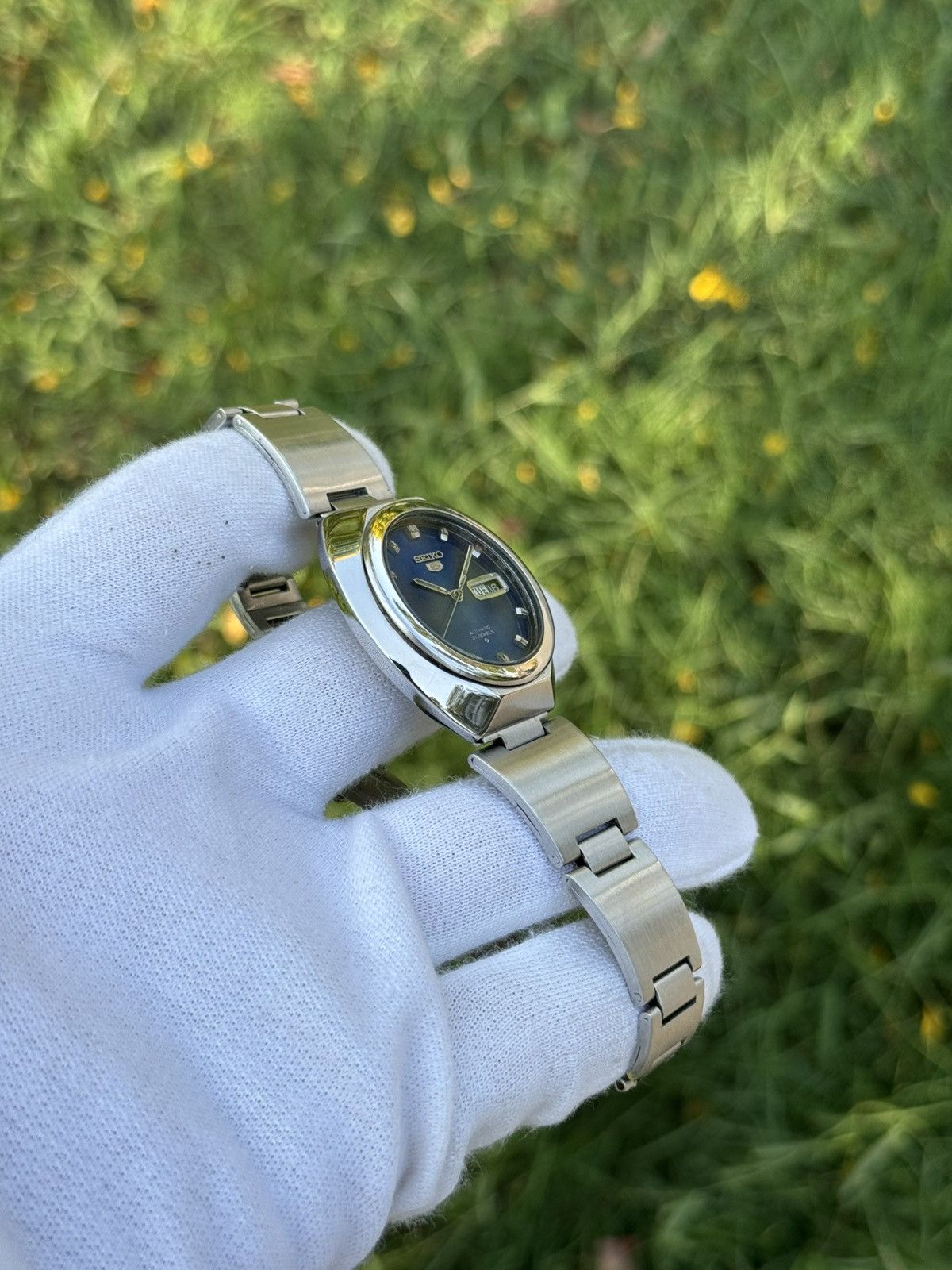 Seiko Vintage Seiko 5 Automatic Blue sunburst Dial day/date watch Size 36 - 14 Thumbnail