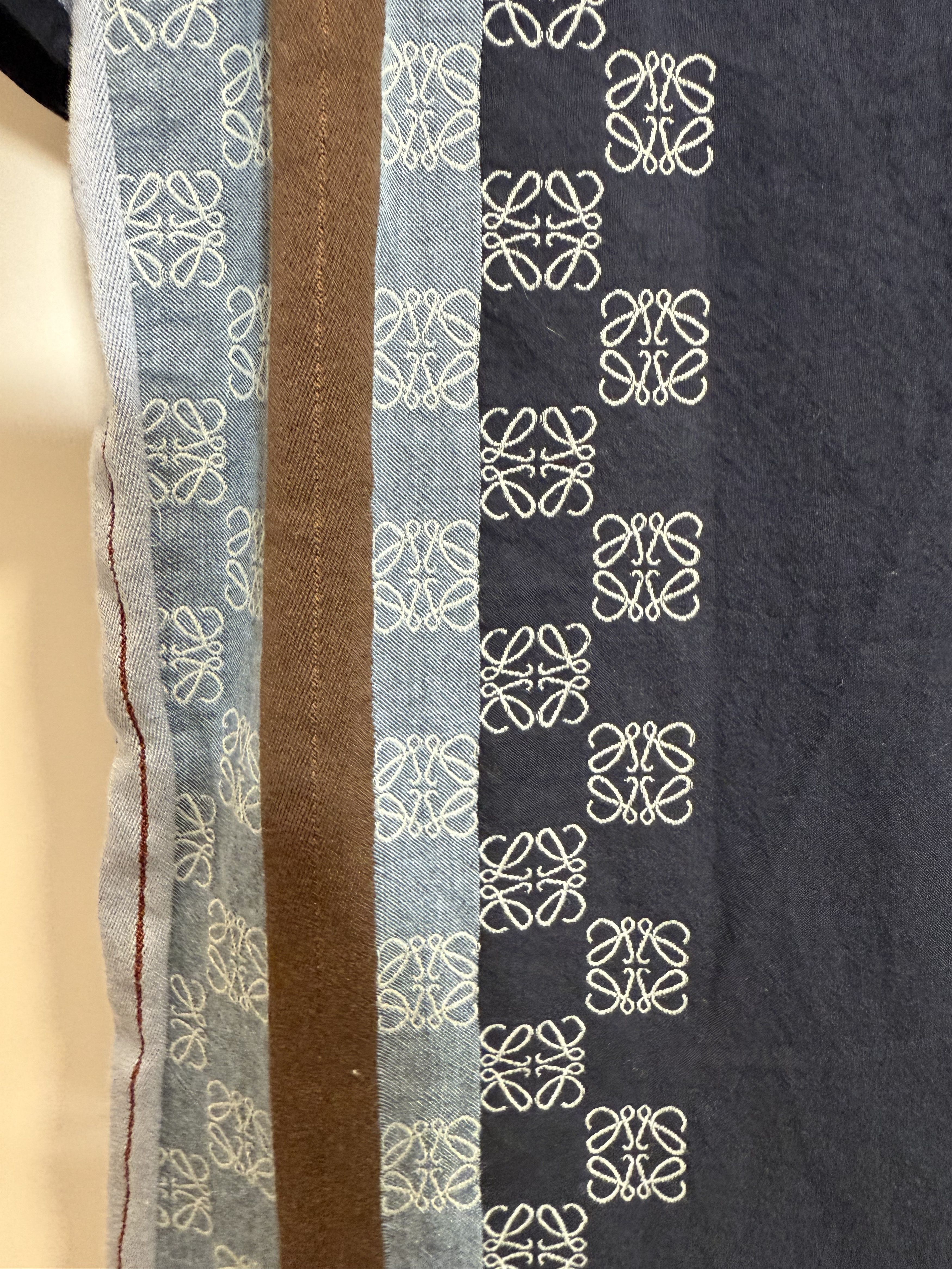 Loewe Anagram Short Sleeve Shirt Size US S / EU 44-46 / 1 - 6 Thumbnail
