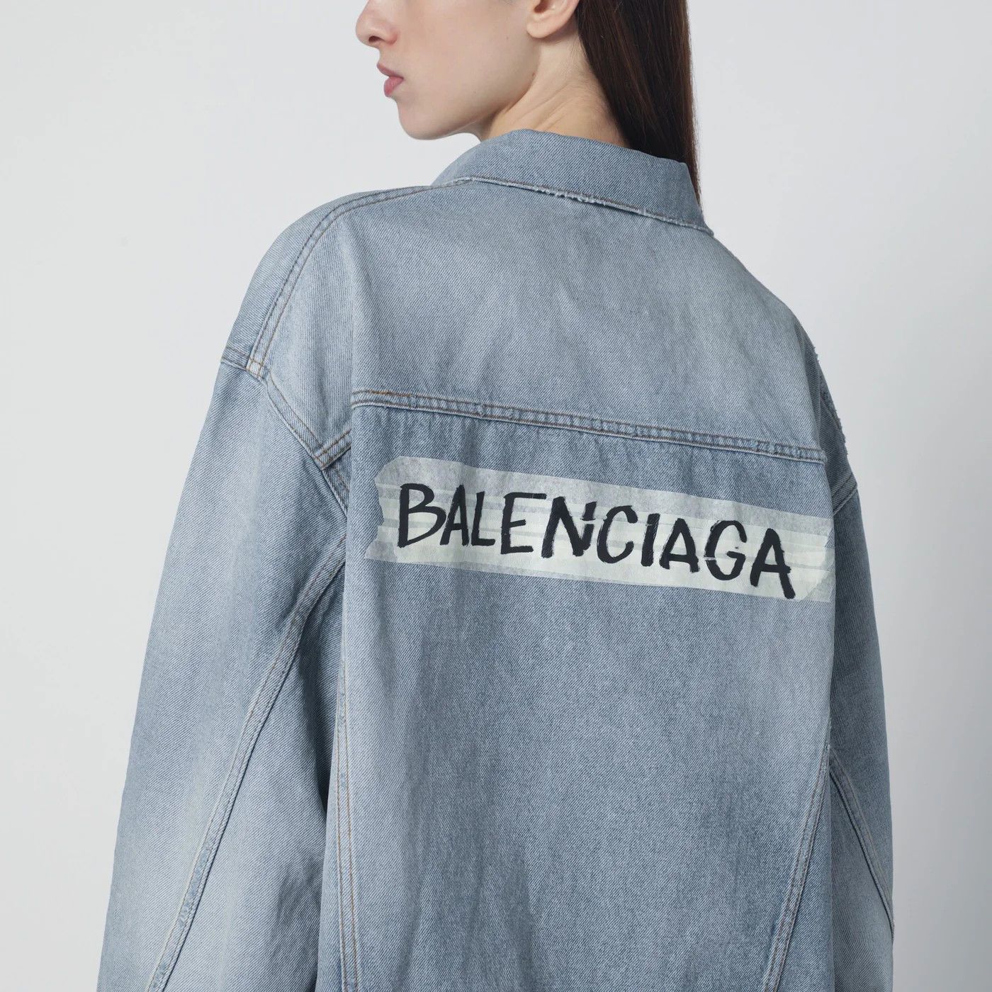 Balenciaga o1d2blof0426 Vintage-Effect Denim Jacket in Light Blue Size XS / US 0-2 / IT 36-38 - 4 Thumbnail