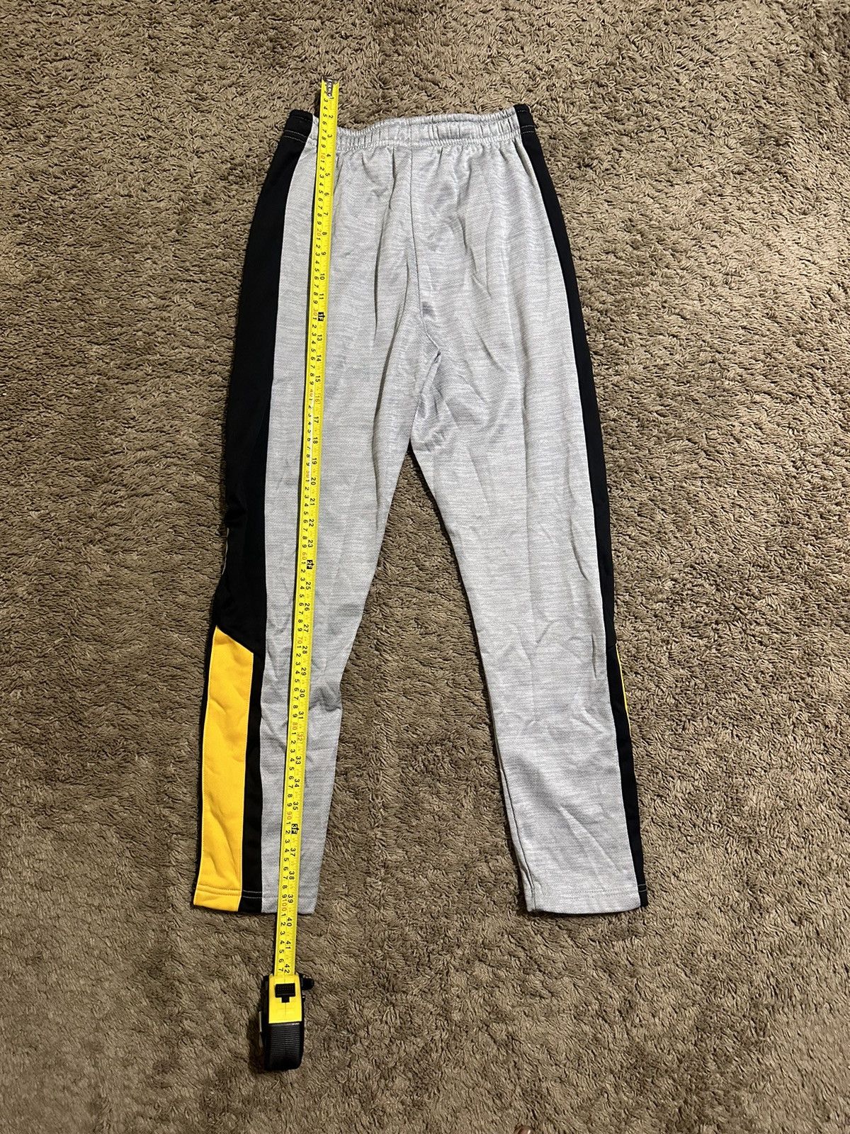 NCAA × Vintage Vintage NCAA Iowa Hawkeyes University pants 00s size small Size US 32 / EU 48 - 8 Thumbnail